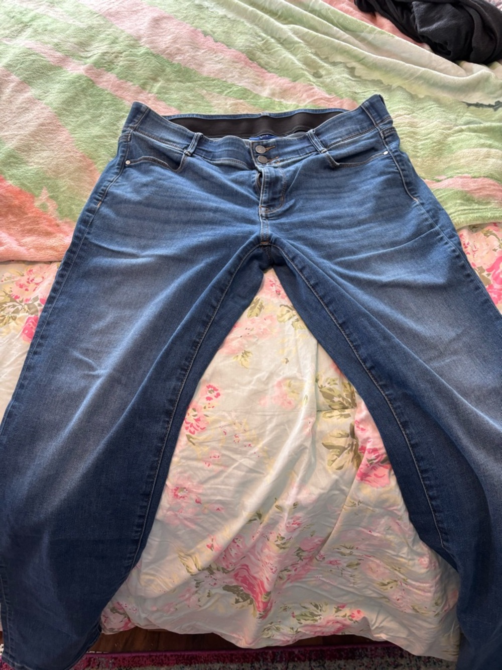 Apt. 9 Straight Leg Jeans - Medium Blue Wash